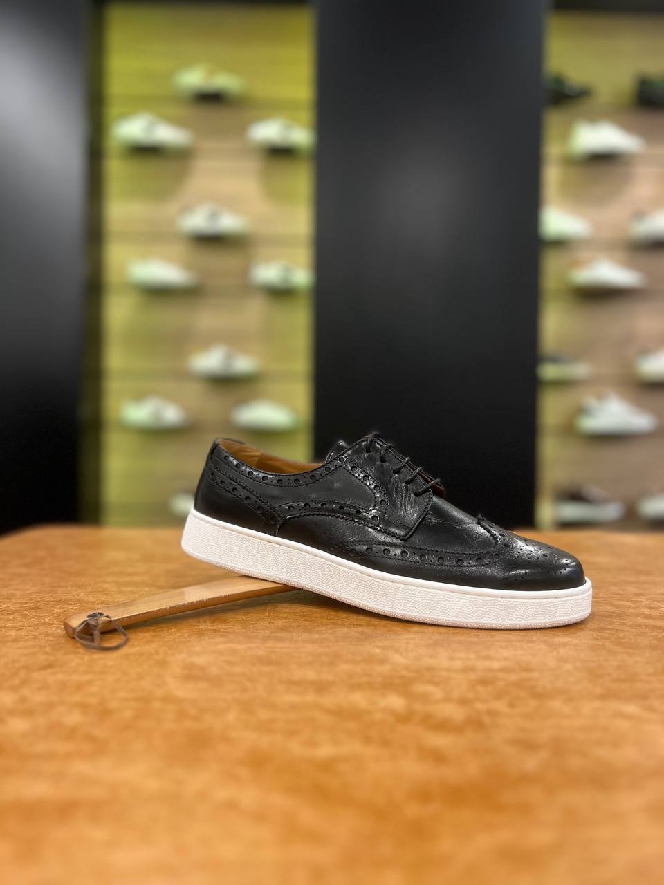 CAPRI BLACK