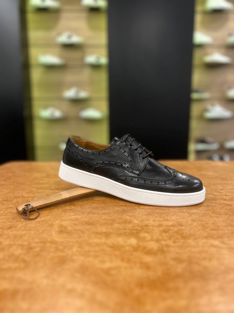 CAPRI BLACK