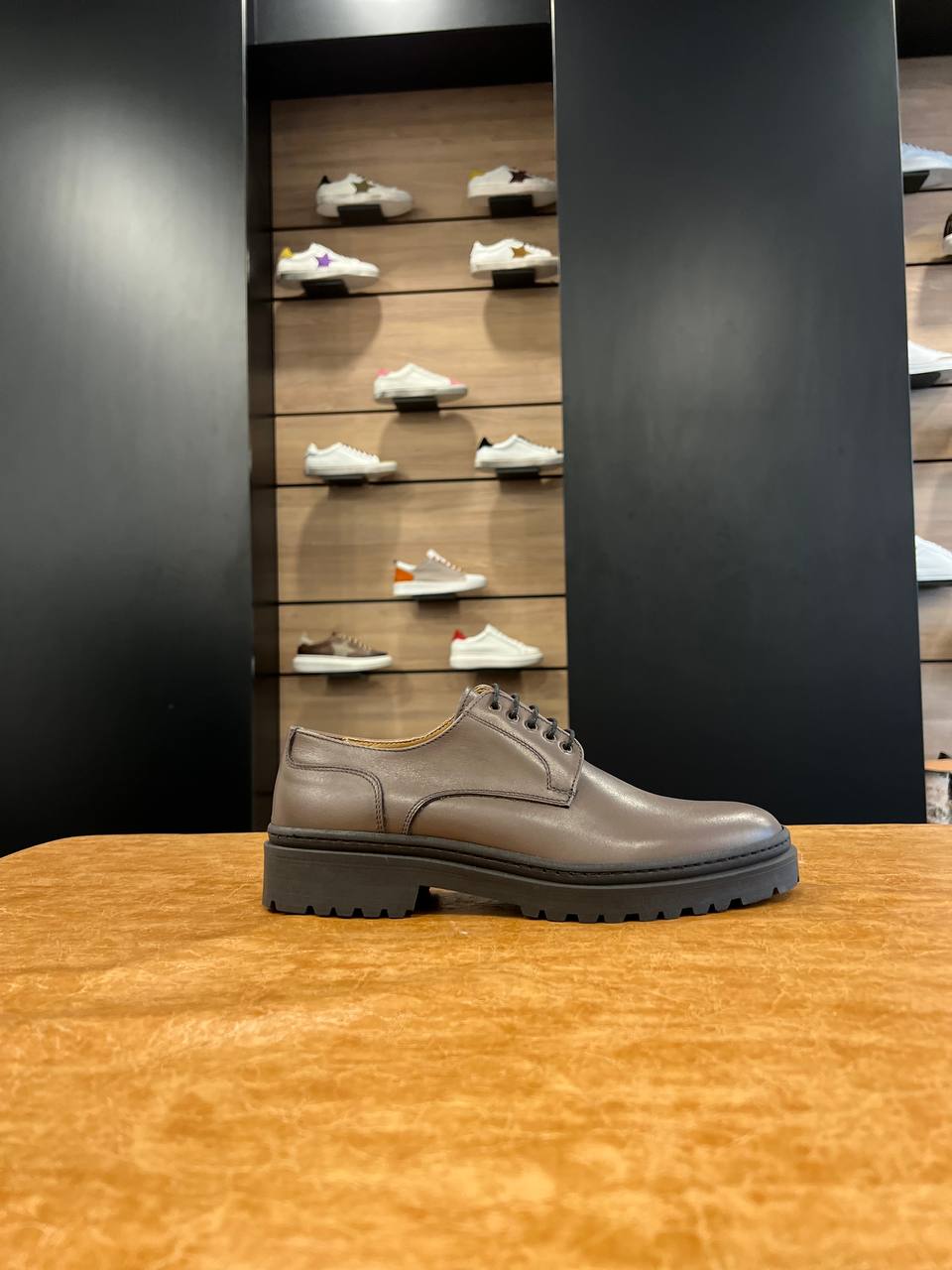 DERBY TAUPE