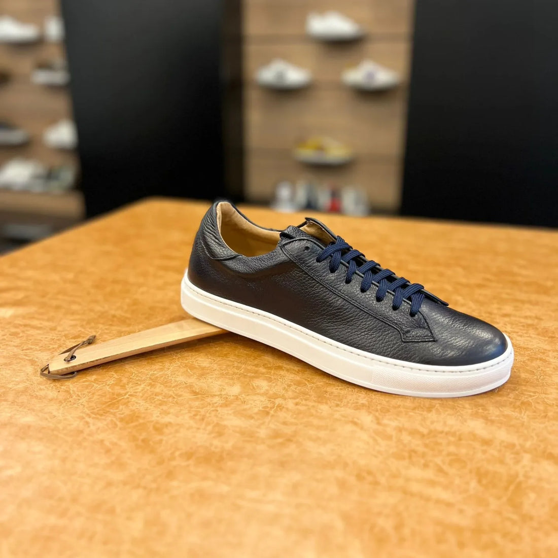 CORBELLA 57 HAMMERED BLUE